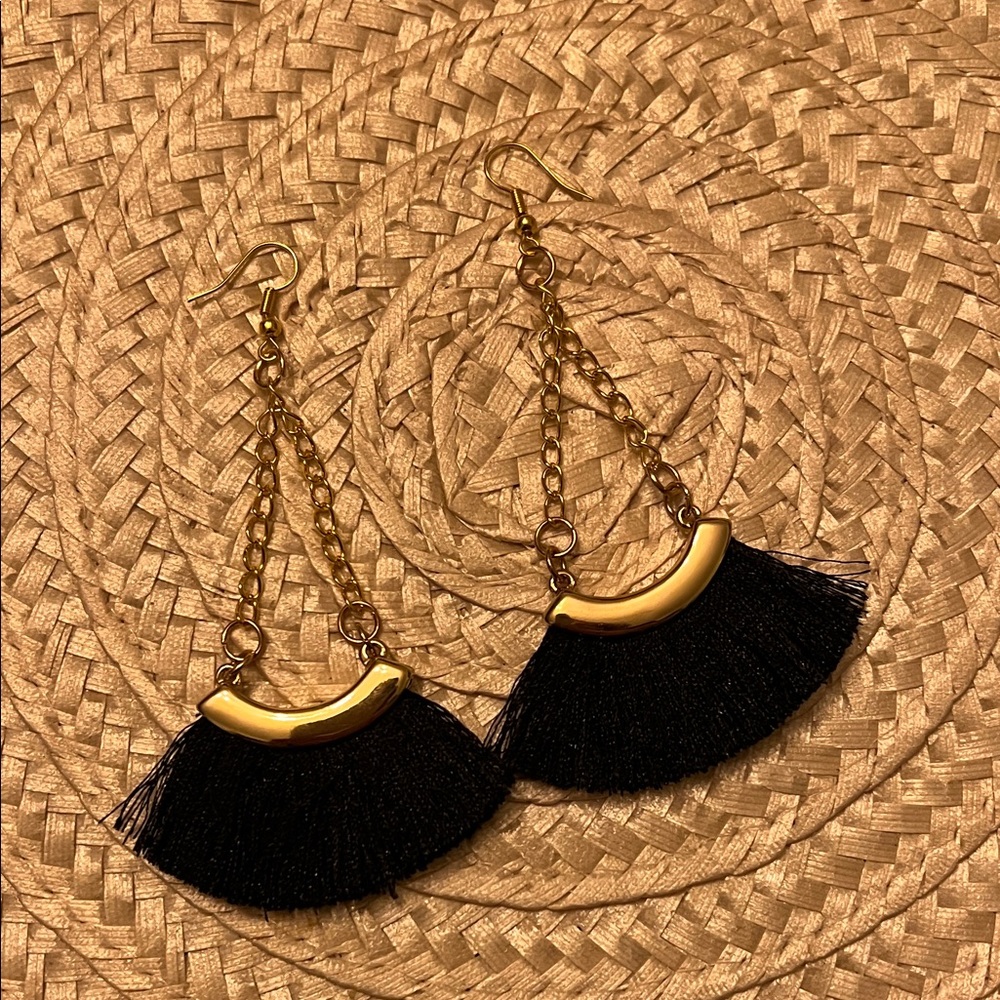 Chic Black and Gold Fan Earrings
